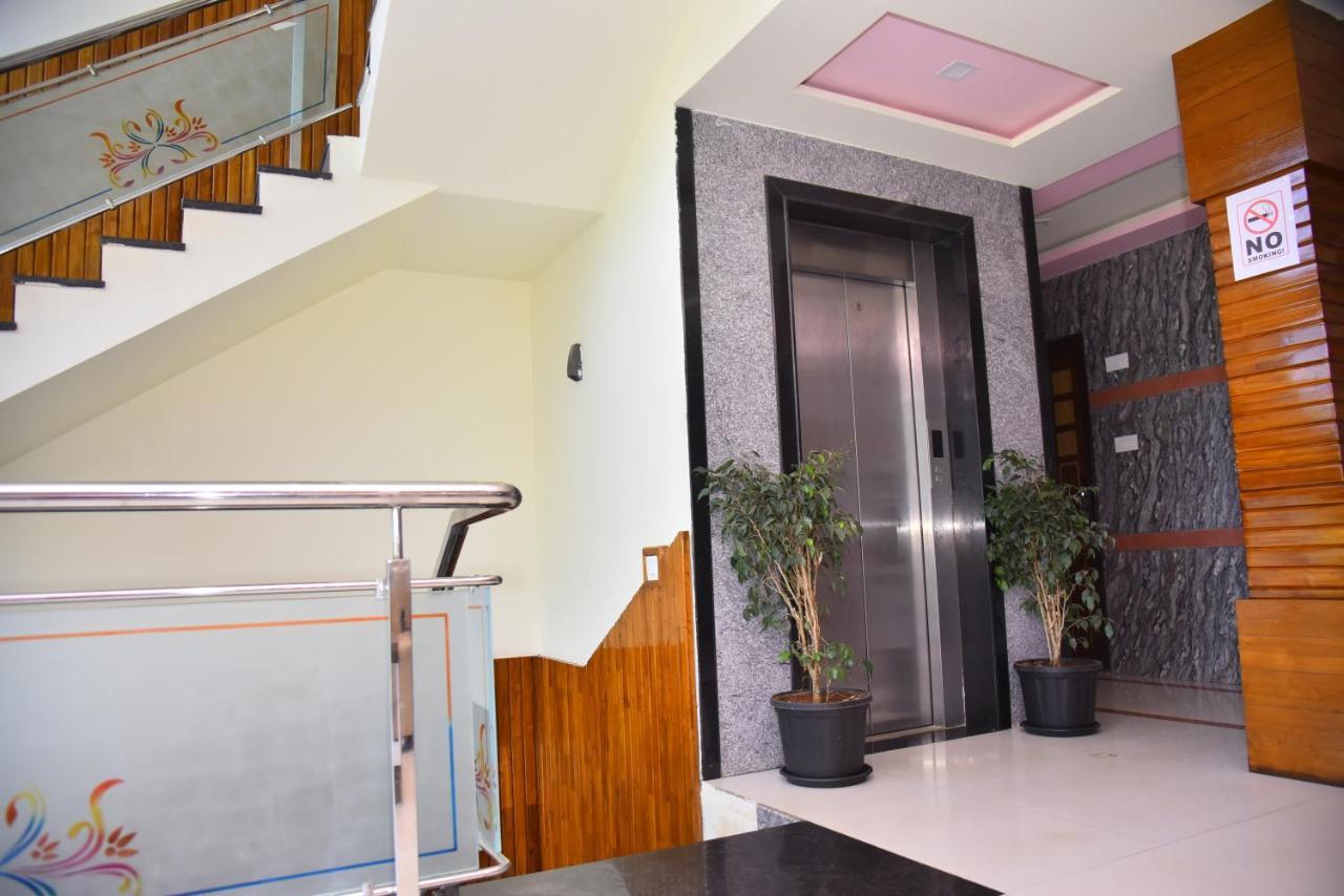 Joldal Residency Hotell Chikmagalūr Exteriör bild